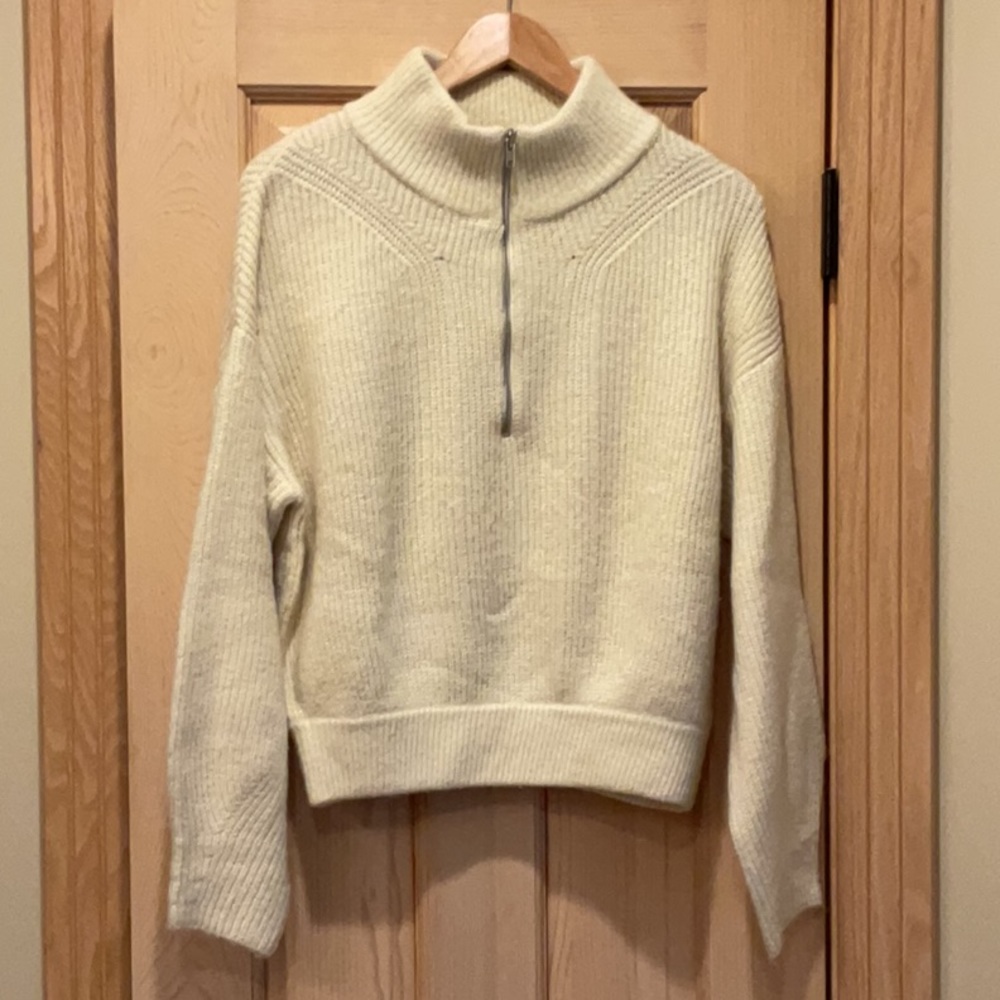 URBAN OUTFITTERS - sweater